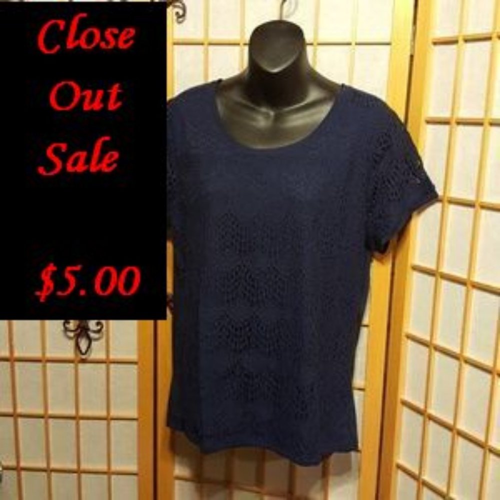 NWT 89th & Madison Navy Lace Short Sleeve Top